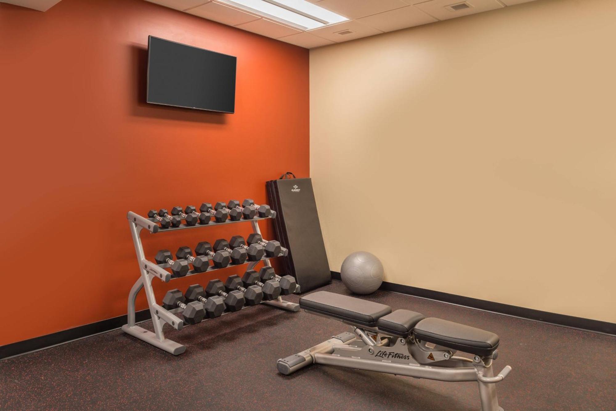 Towneplace Suites By Marriott New Hartford Bagian luar foto