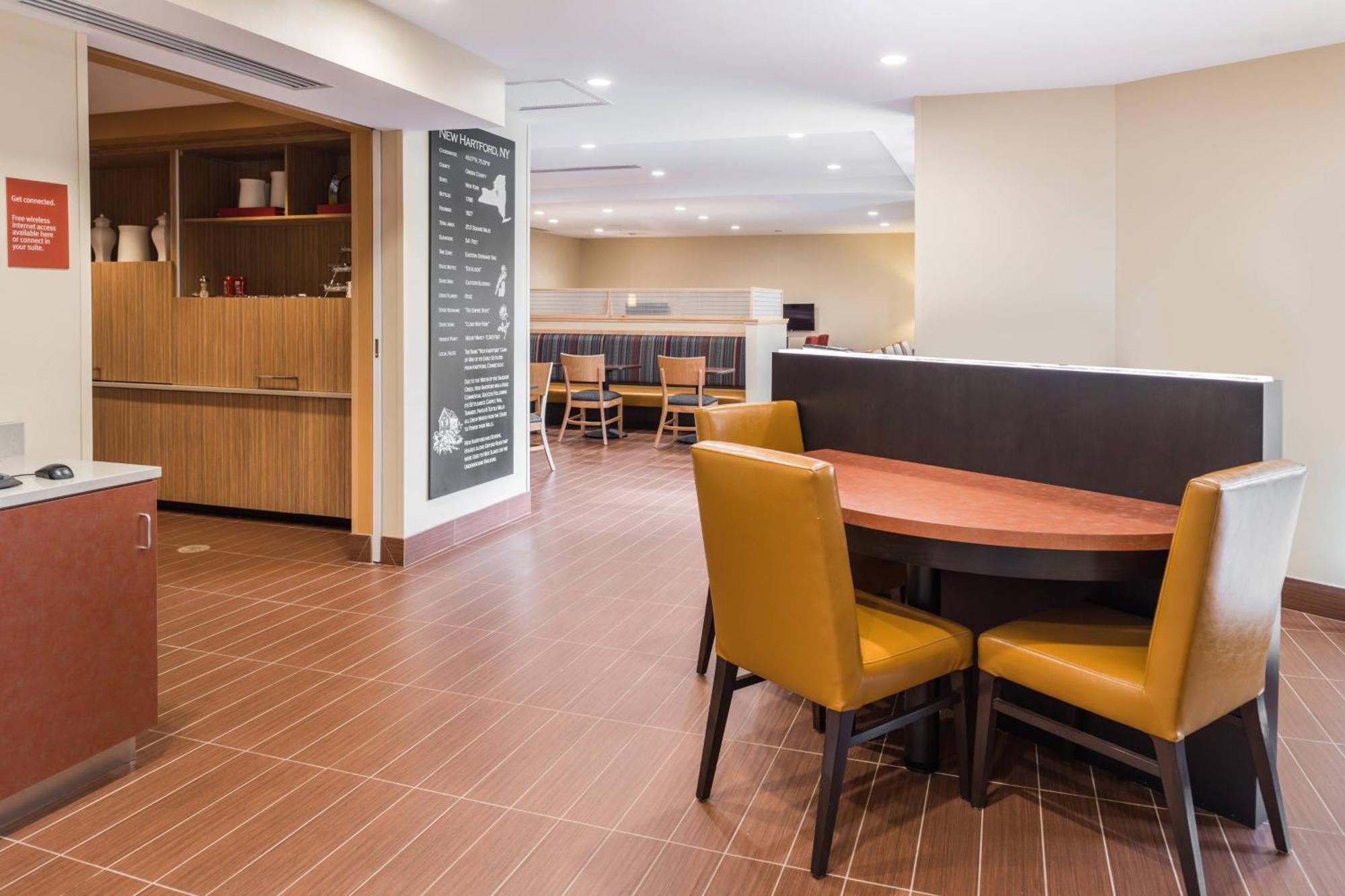 Towneplace Suites By Marriott New Hartford Bagian luar foto