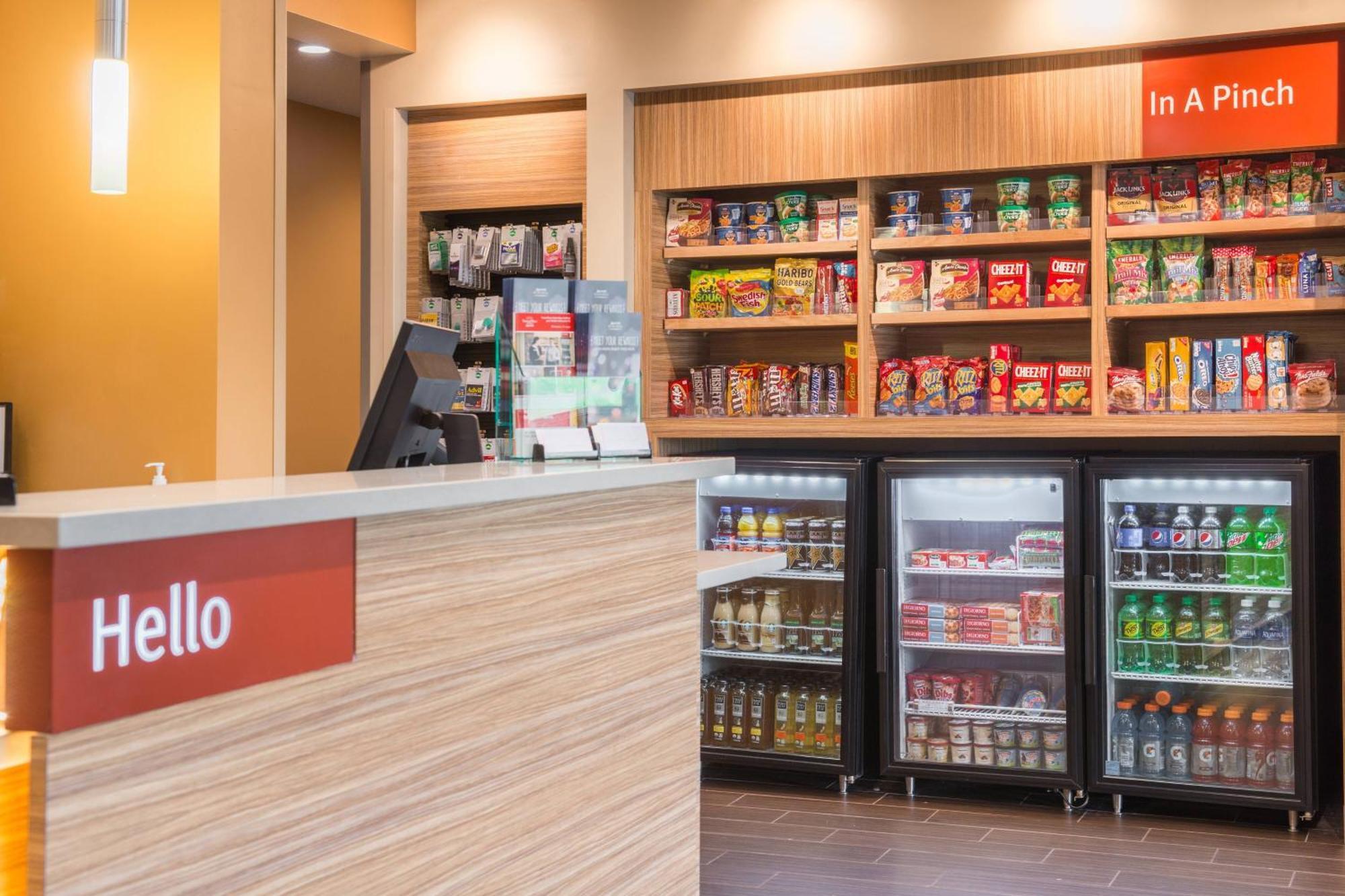 Towneplace Suites By Marriott New Hartford Bagian luar foto