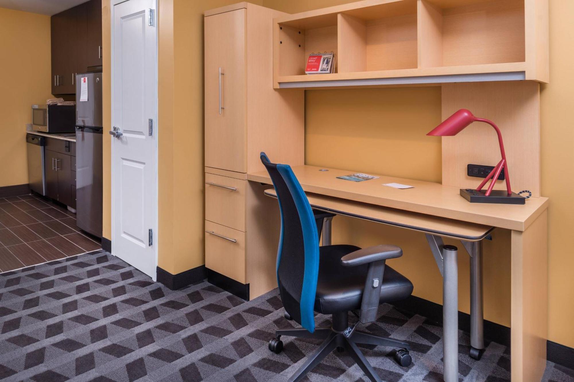 Towneplace Suites By Marriott New Hartford Bagian luar foto
