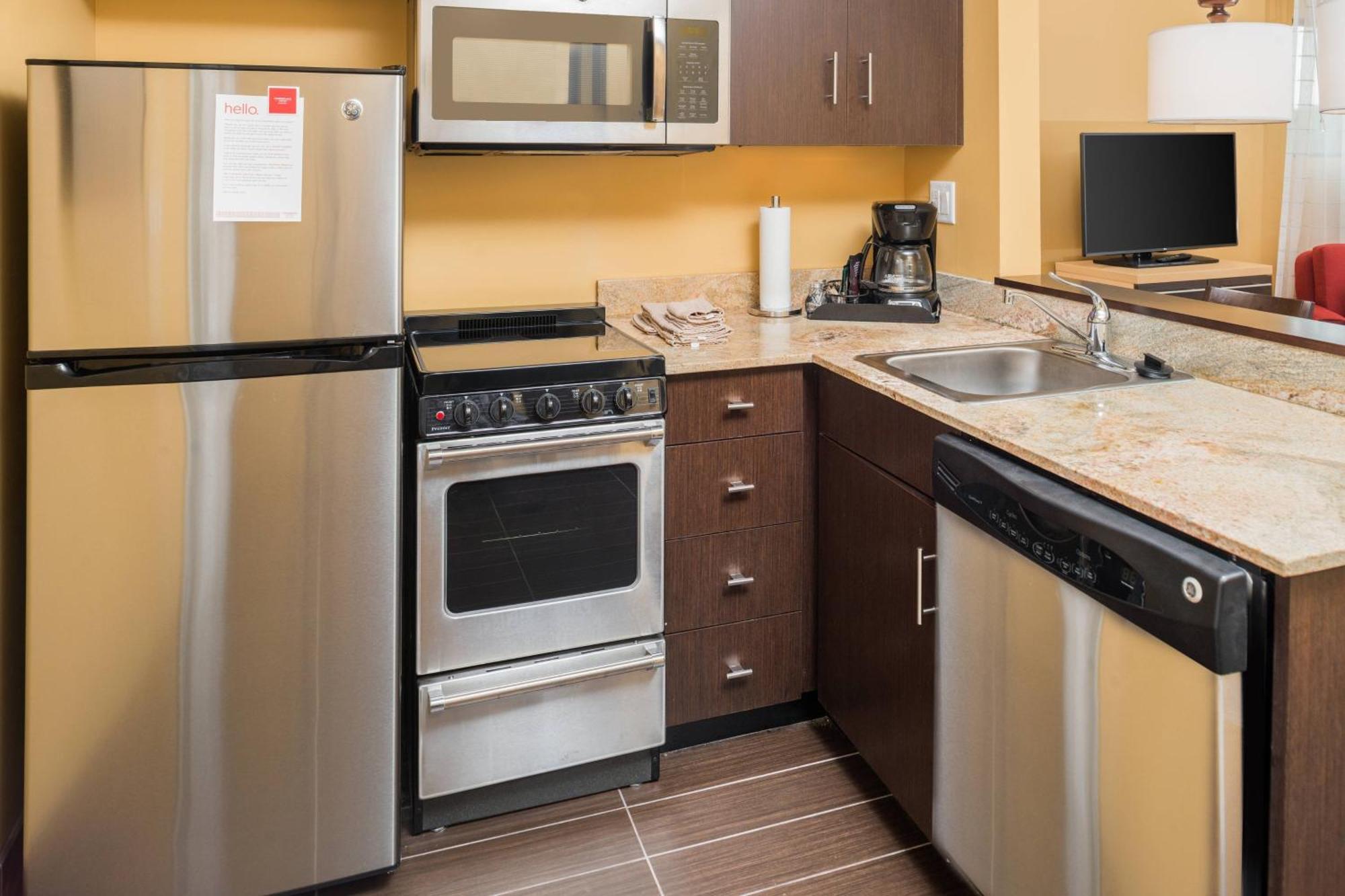 Towneplace Suites By Marriott New Hartford Bagian luar foto
