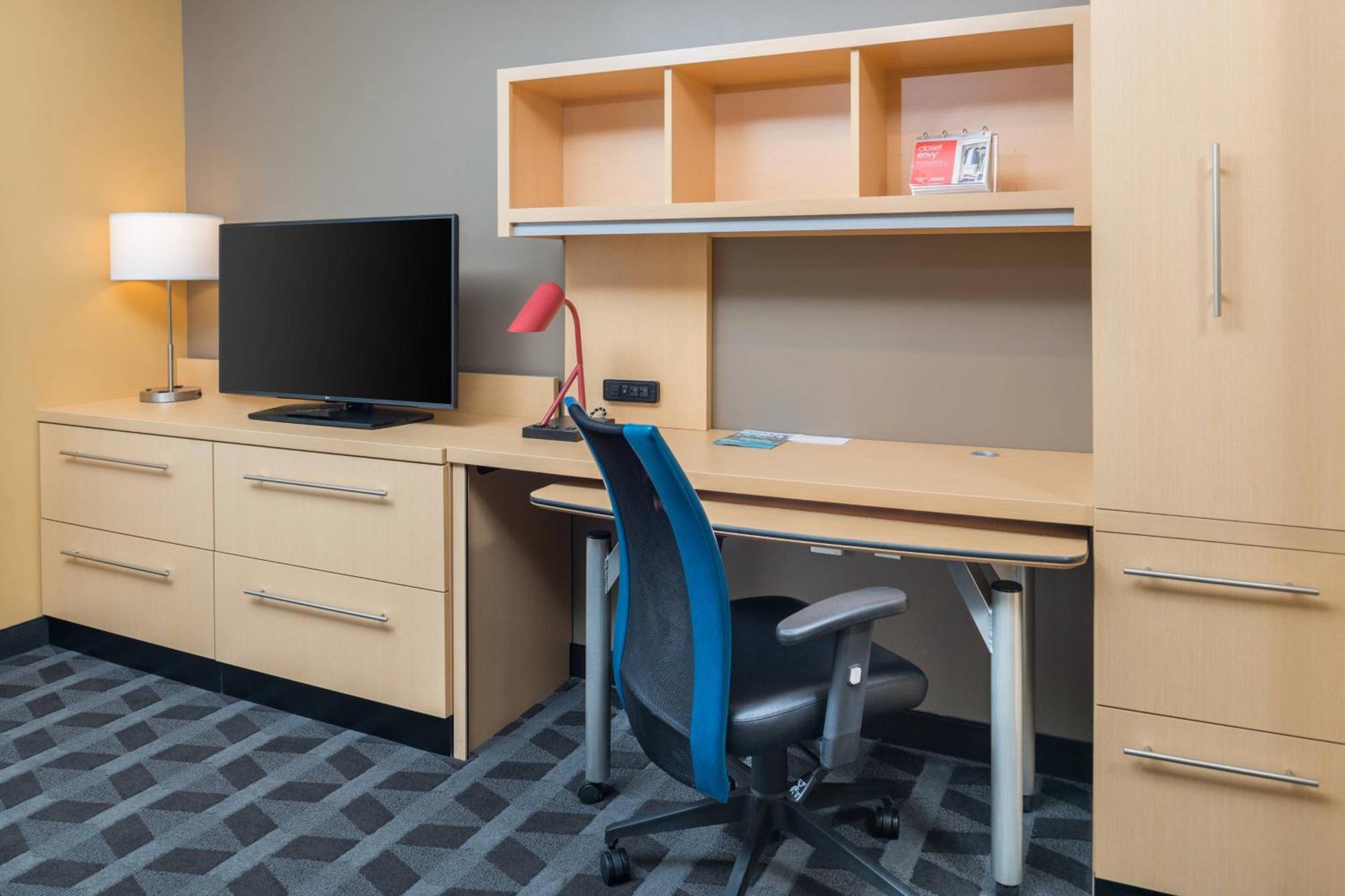Towneplace Suites By Marriott New Hartford Bagian luar foto