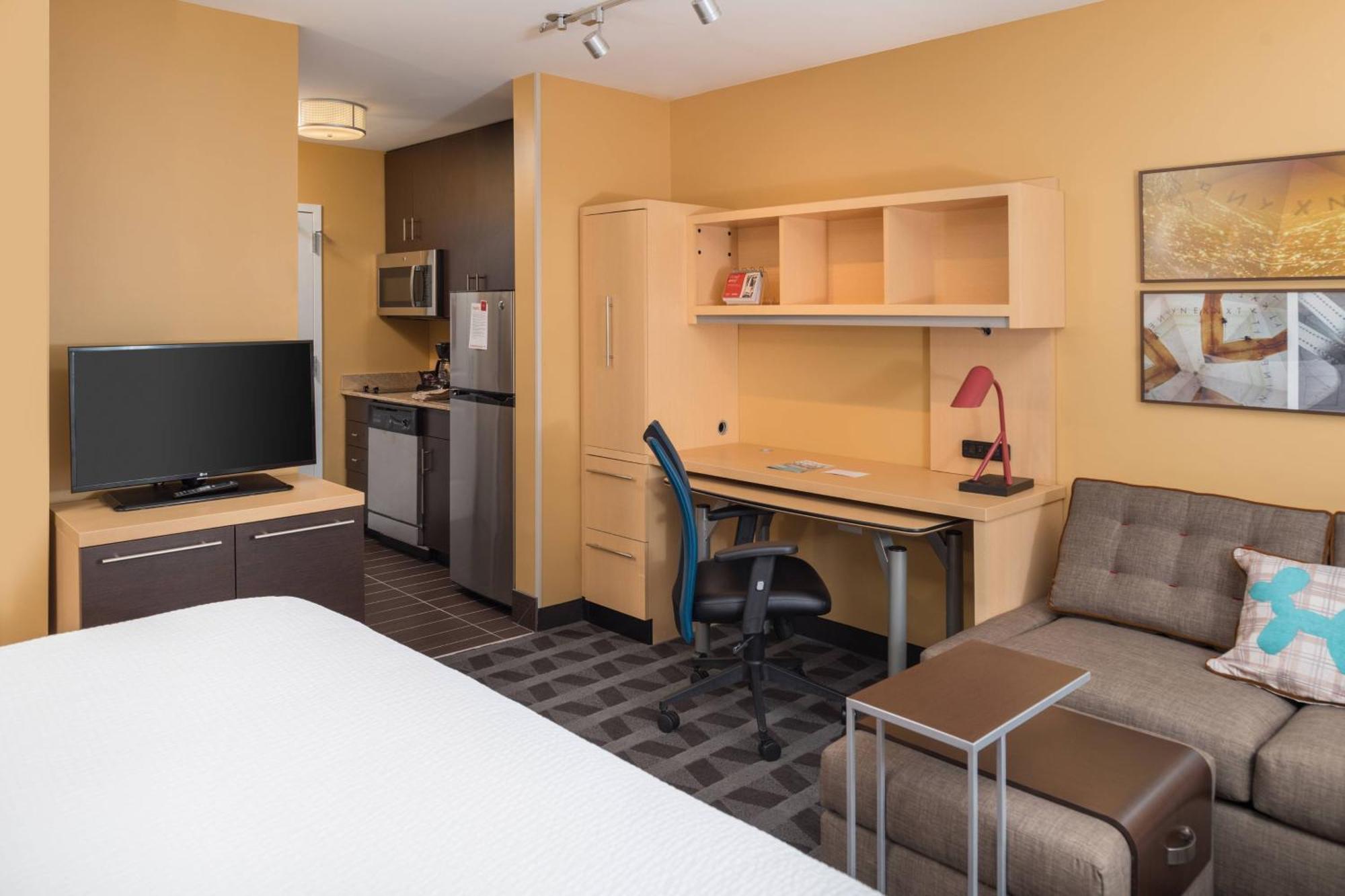 Towneplace Suites By Marriott New Hartford Bagian luar foto