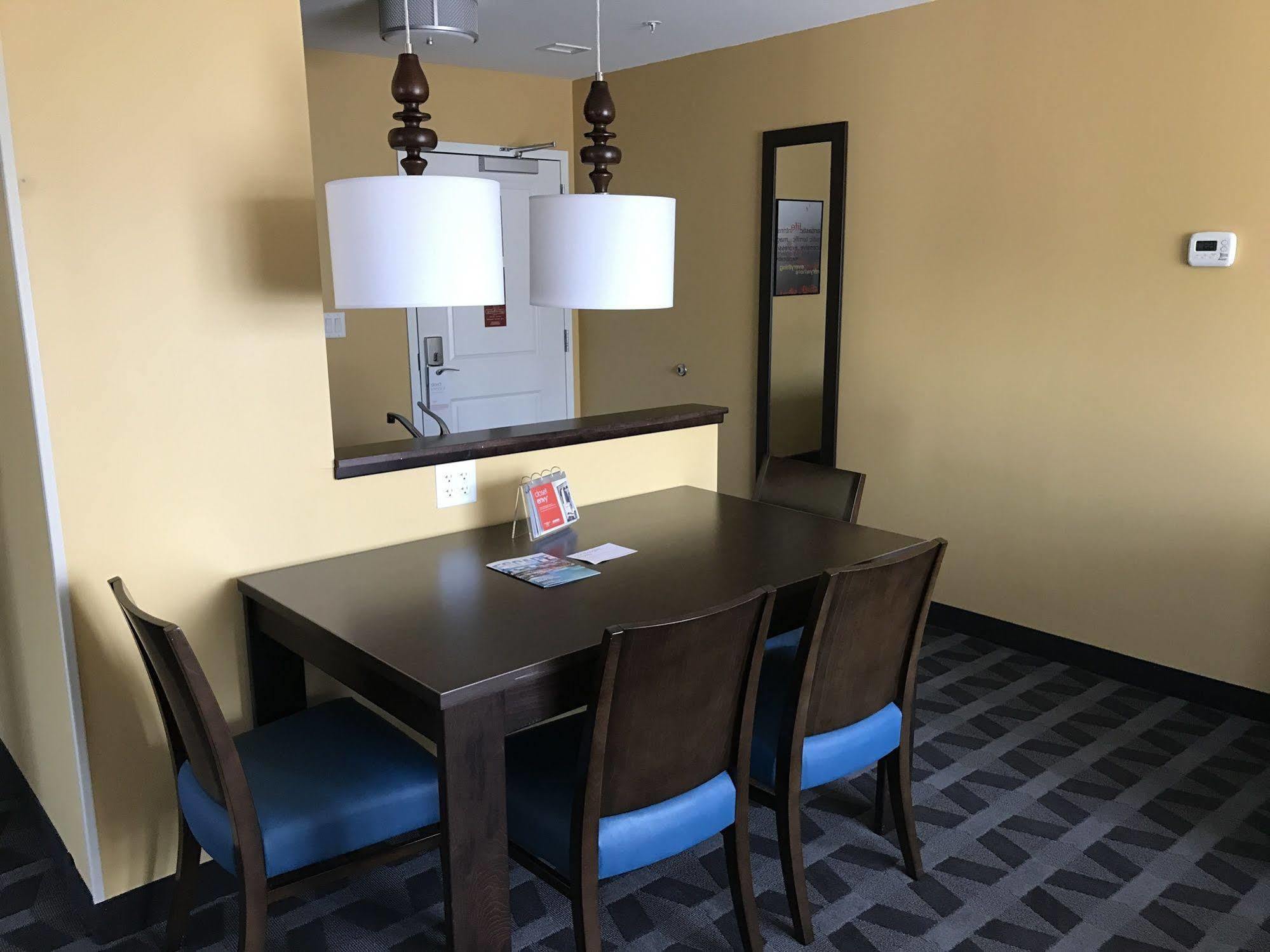 Towneplace Suites By Marriott New Hartford Bagian luar foto