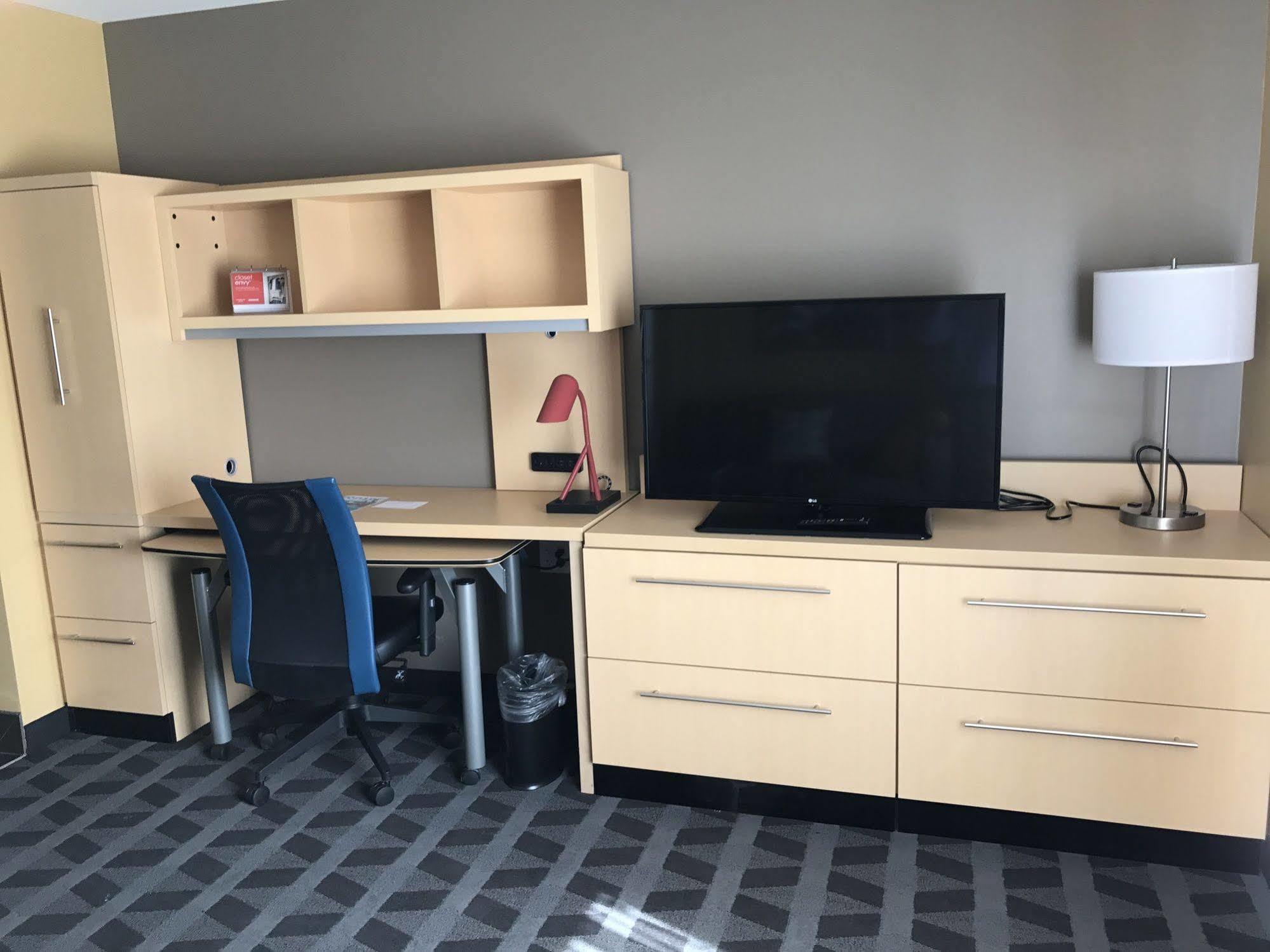 Towneplace Suites By Marriott New Hartford Bagian luar foto