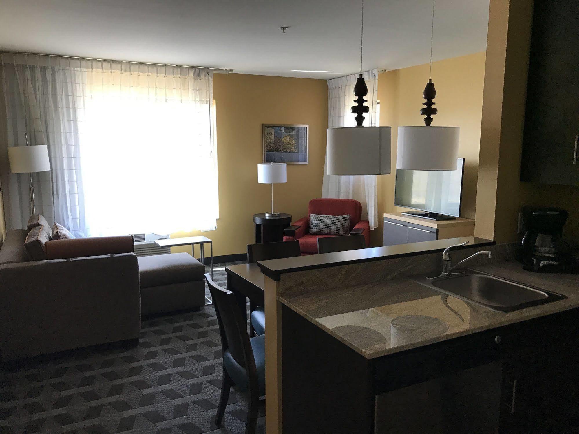 Towneplace Suites By Marriott New Hartford Bagian luar foto