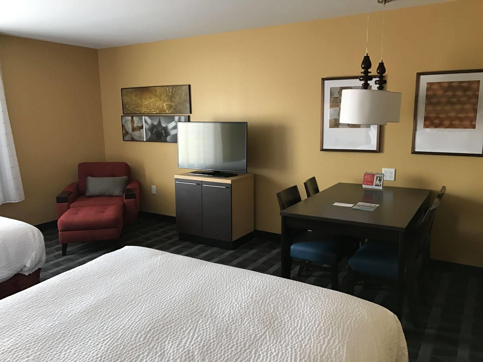 Towneplace Suites By Marriott New Hartford Bagian luar foto