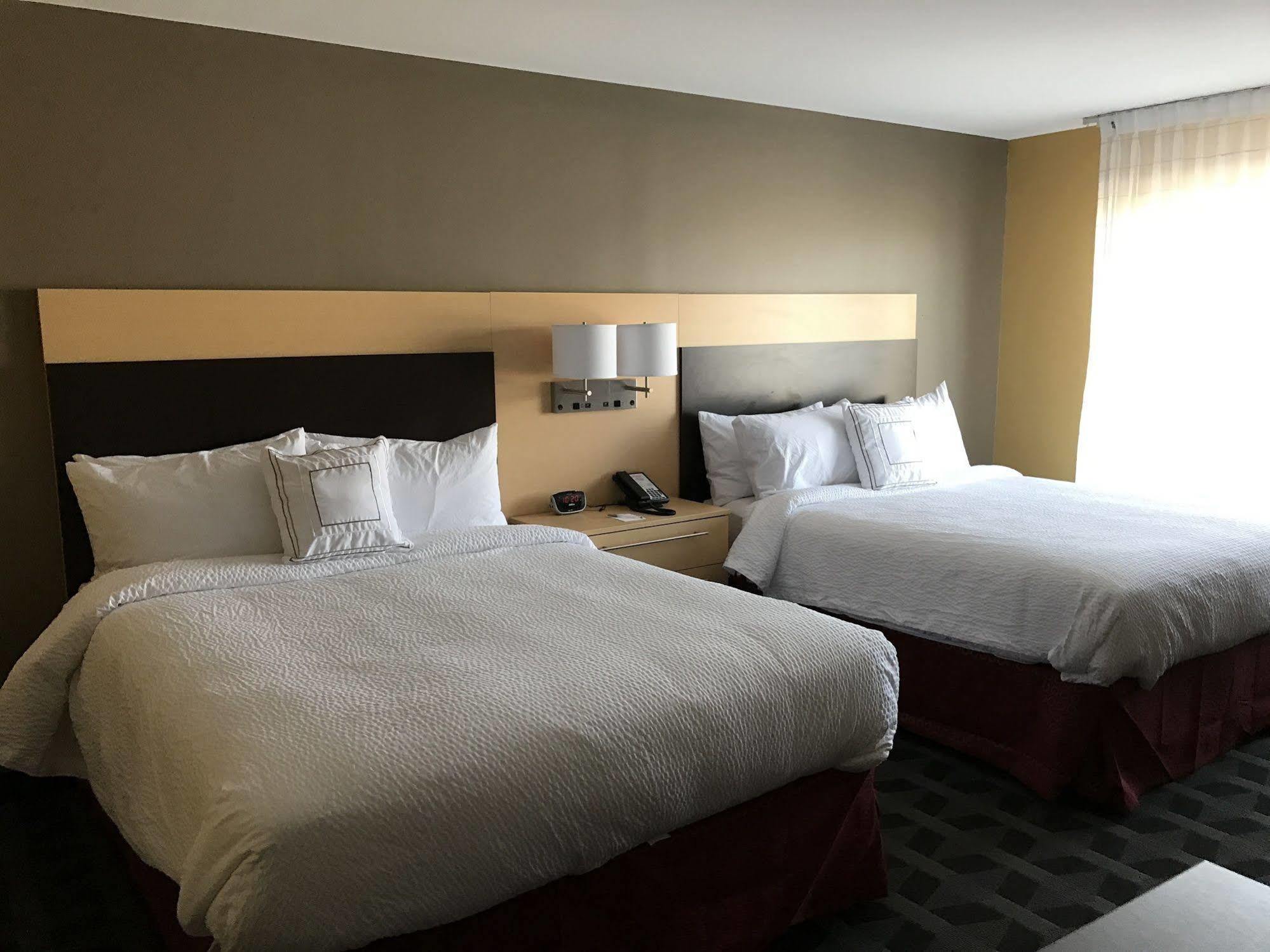 Towneplace Suites By Marriott New Hartford Bagian luar foto