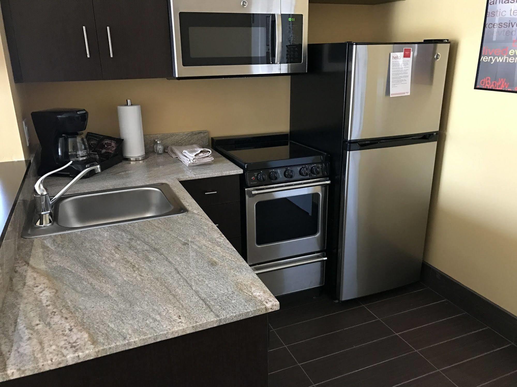 Towneplace Suites By Marriott New Hartford Bagian luar foto