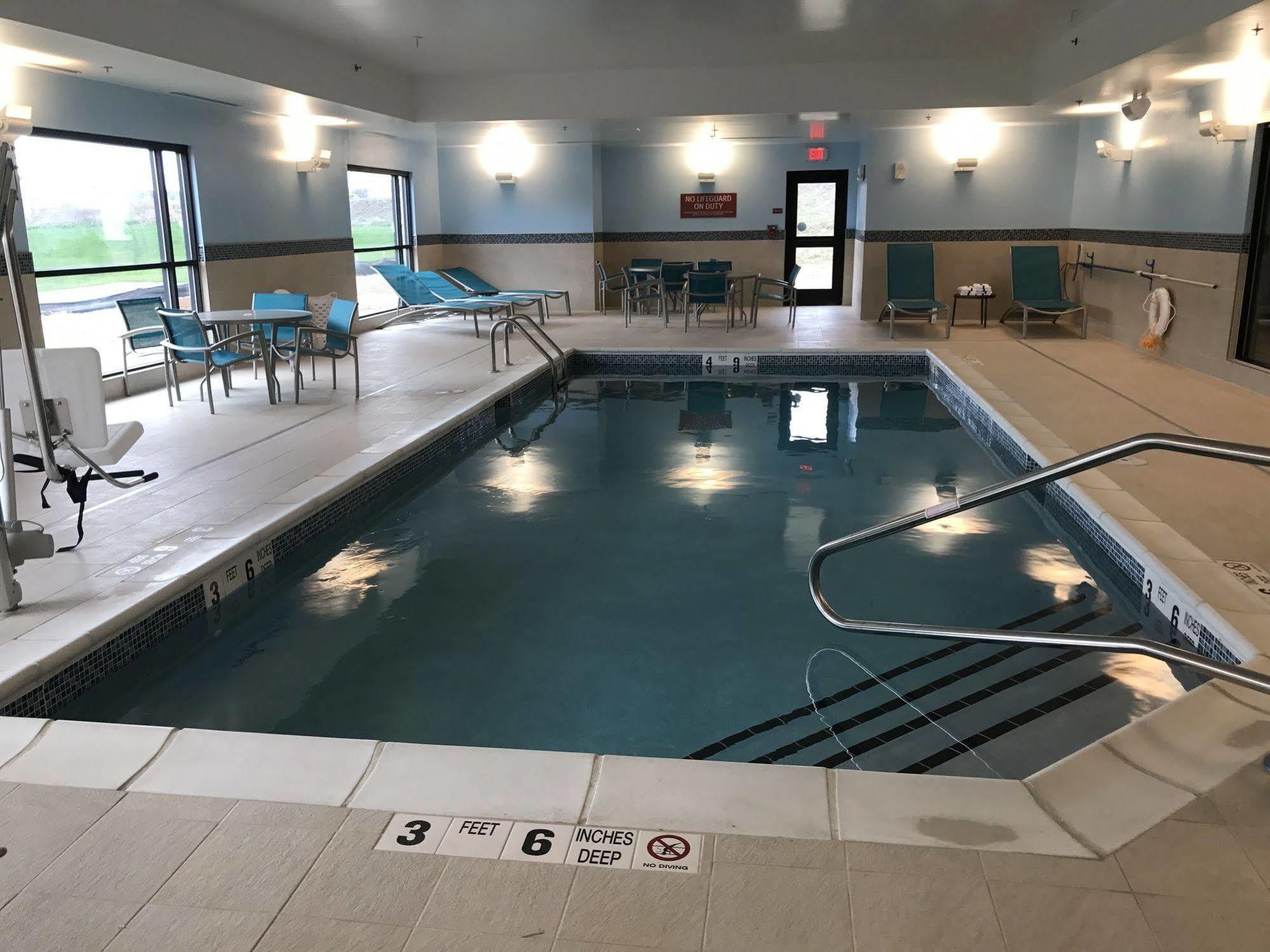 Towneplace Suites By Marriott New Hartford Bagian luar foto