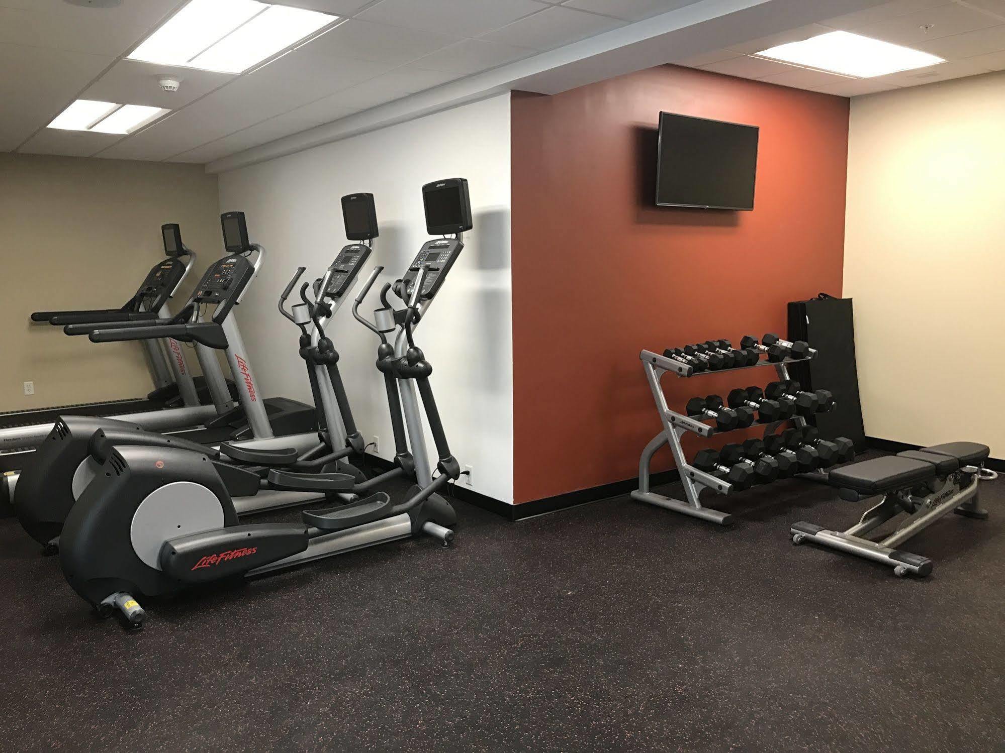 Towneplace Suites By Marriott New Hartford Bagian luar foto